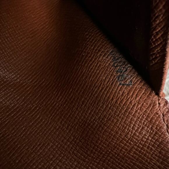 Louis Vuitton Porte Monnaie Tresor Monogram Wallet - Picture 10 of 10